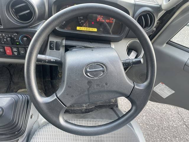 日野デュトロ冷凍車（冷蔵車）小型（2t・3t）[写真36]