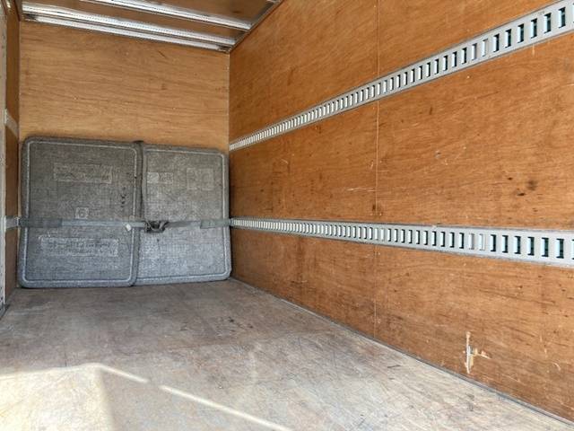 いすゞエルフアルミバン小型（2t・3t）[写真10]