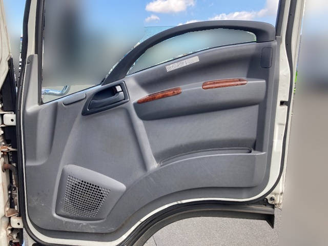 いすゞエルフアルミバン小型（2t・3t）[写真25]