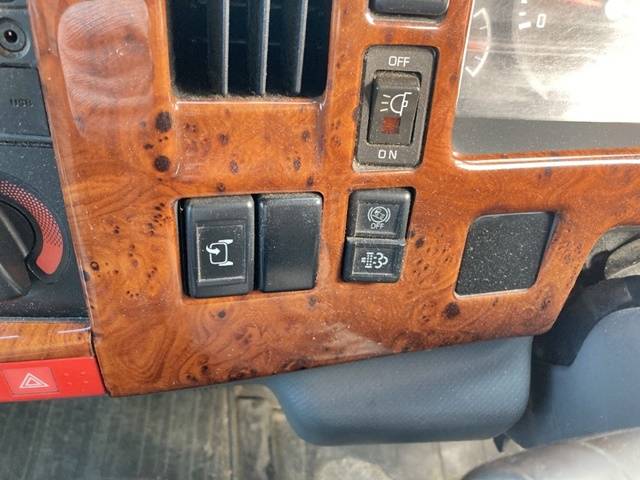 いすゞエルフアルミバン小型（2t・3t）[写真30]