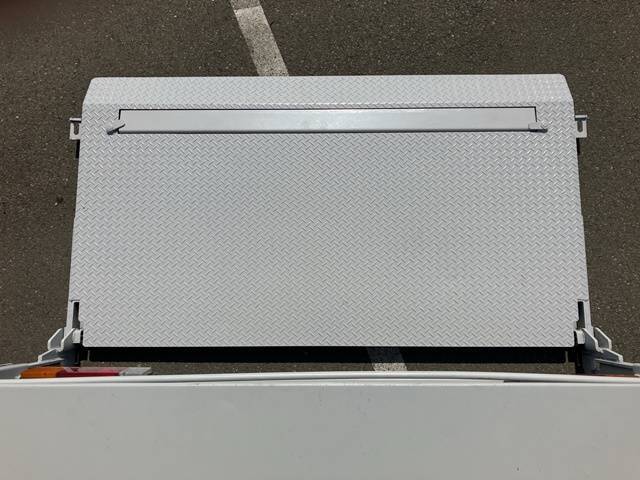 三菱ふそうキャンターアルミバン小型（2t・3t）[写真18]