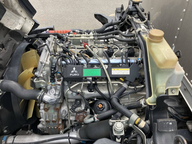 三菱ふそうキャンターアルミバン小型（2t・3t）[写真27]