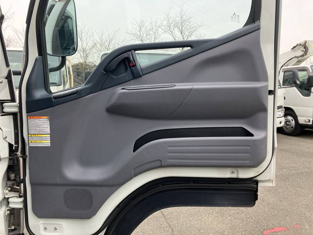 三菱ふそうキャンターアルミバン小型（2t・3t）[写真30]