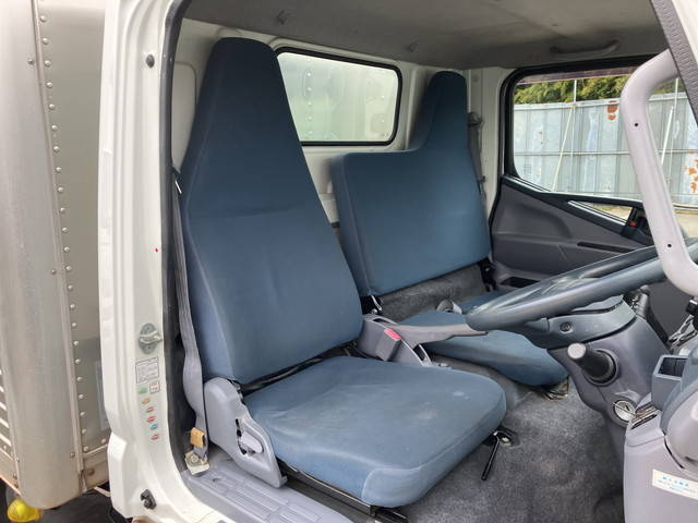 三菱ふそうキャンターアルミバン小型（2t・3t）[写真35]