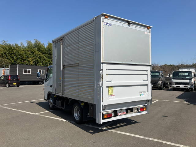 三菱ふそうキャンターアルミバン小型（2t・3t）[写真04]