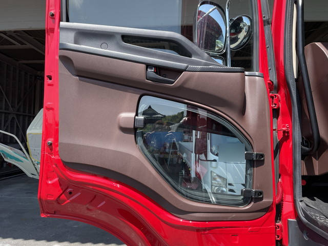 日野プロフィアダンプ大型（10t）[写真24]