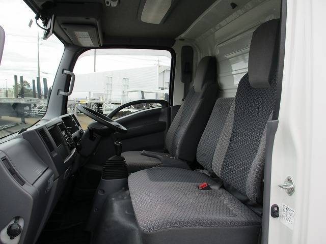 いすゞエルフアルミバン小型（2t・3t）[写真11]