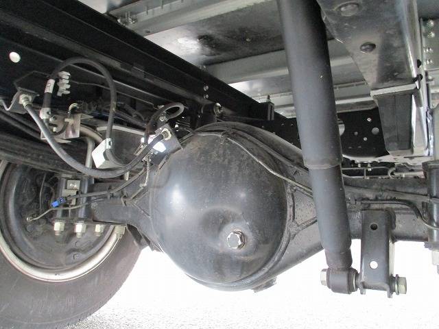 いすゞエルフアルミバン小型（2t・3t）[写真13]