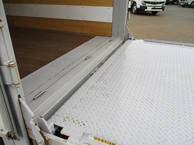 いすゞエルフアルミバン小型（2t・3t）[写真18]