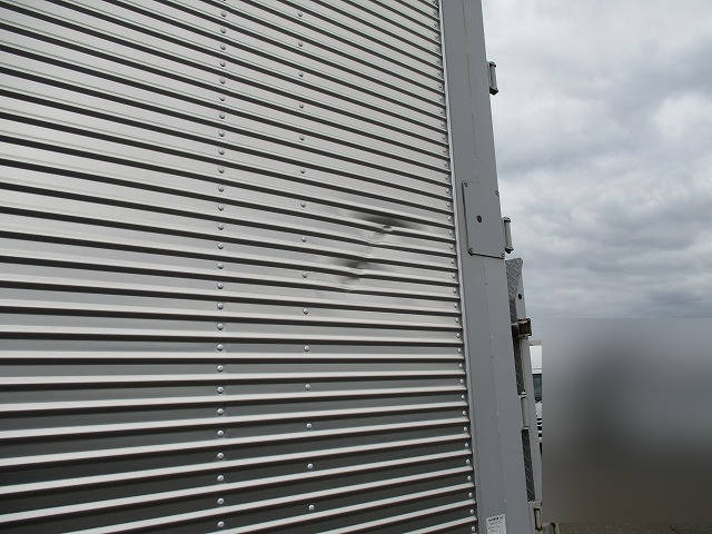 いすゞエルフアルミバン小型（2t・3t）[写真04]