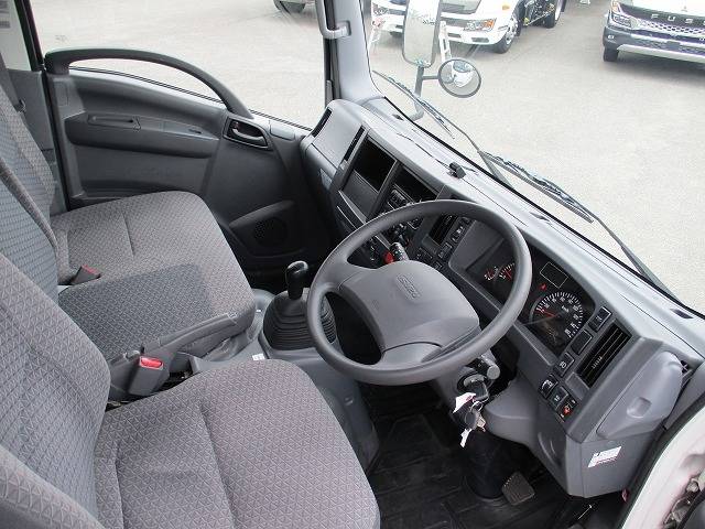 いすゞエルフアルミバン小型（2t・3t）[写真06]