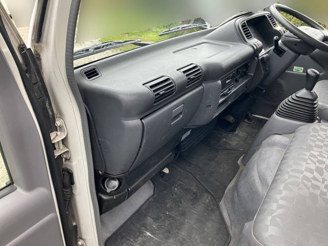 いすゞエルフアルミバン小型（2t・3t）[写真27]