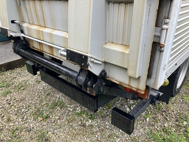 いすゞエルフアルミバン小型（2t・3t）[写真05]