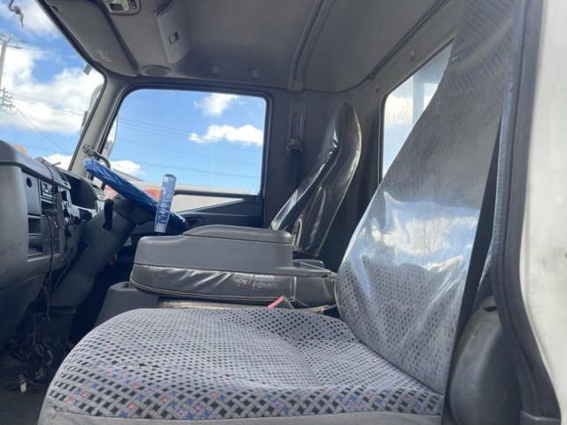 三菱ふそうファイターコンテナ専用車中型（4t）[写真24]