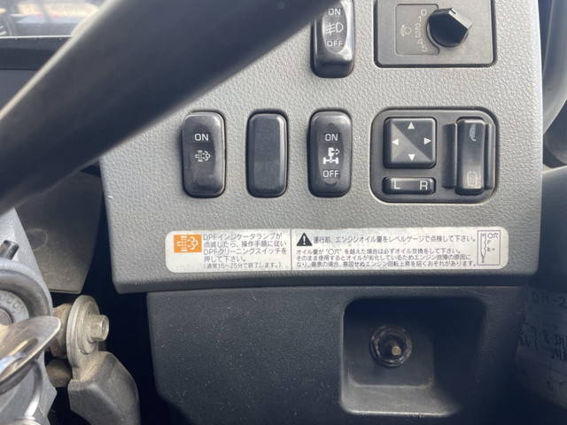 三菱ふそうファイターコンテナ専用車中型（4t）[写真33]