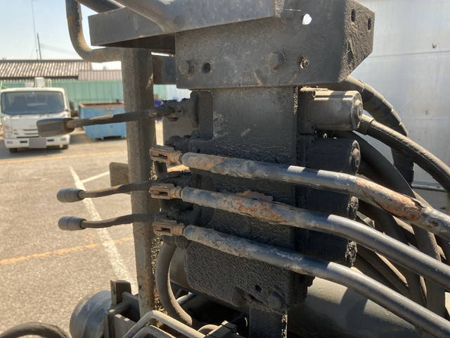 いすゞギガクレーン3段大型（10t）[写真13]