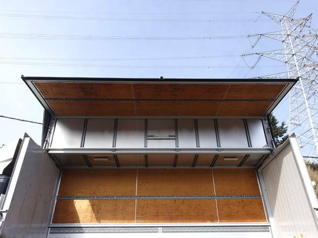 三菱ふそうファイターアルミウイング中型（4t）[写真22]