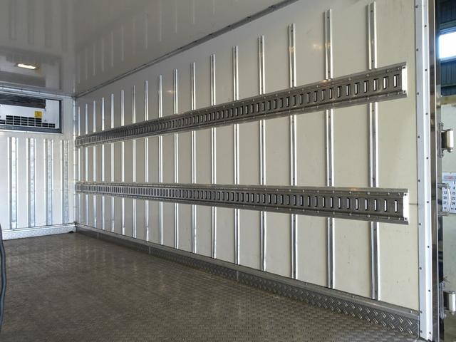 三菱ふそうキャンター冷凍車（冷蔵車）小型（2t・3t）[写真10]