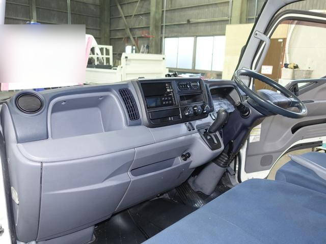 三菱ふそうキャンター冷凍車（冷蔵車）小型（2t・3t）[写真28]