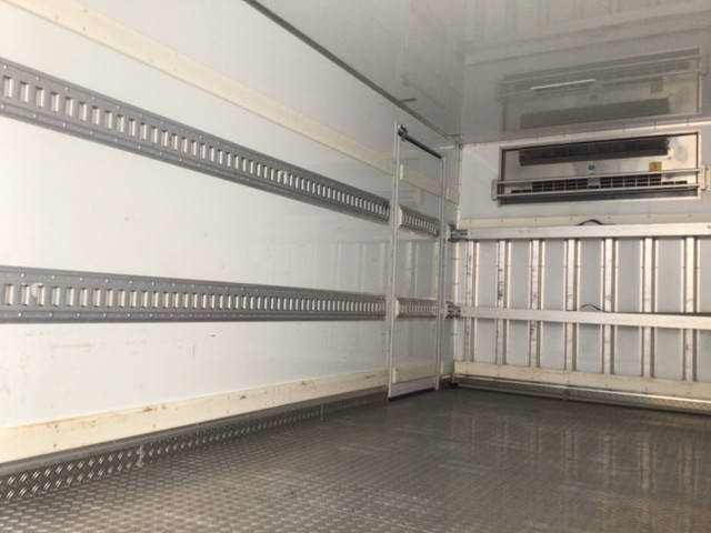 三菱ふそうキャンター冷凍車（冷蔵車）小型（2t・3t）[写真10]