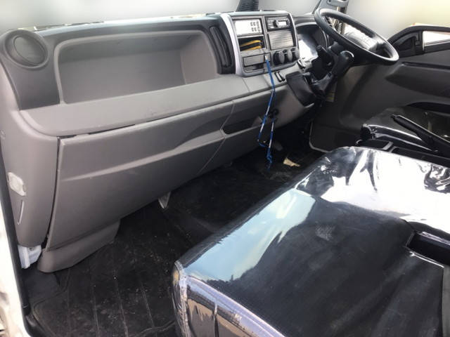 三菱ふそうキャンター冷凍車（冷蔵車）小型（2t・3t）[写真26]