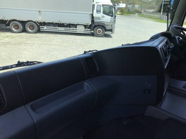 日野プロフィアアルミブロック大型（10t）[写真31]