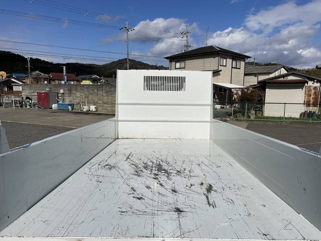 三菱ふそうキャンターダンプ小型（2t・3t）[写真11]