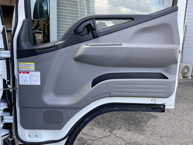 三菱ふそうキャンターダンプ小型（2t・3t）[写真28]