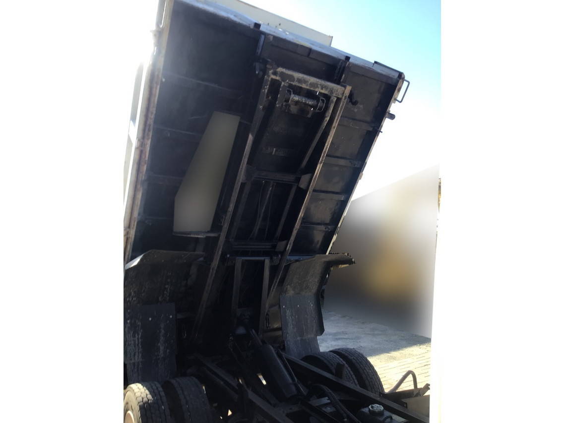 いすゞエルフローダーダンプ小型（2t・3t）[写真16]