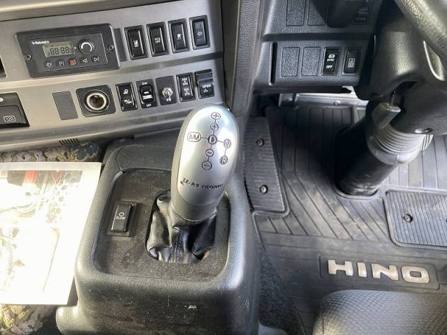 日野プロフィアトレーラーヘッド（トラクターヘッド）大型（10t）[写真11]