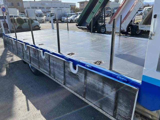 UDトラックスコンドルクレーン4段中型（4t）[写真10]