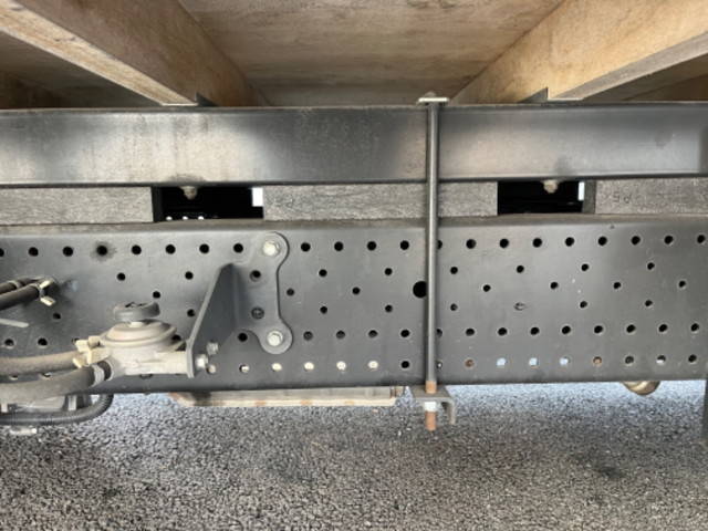 いすゞエルフ平ボディ小型（2t・3t）[写真15]