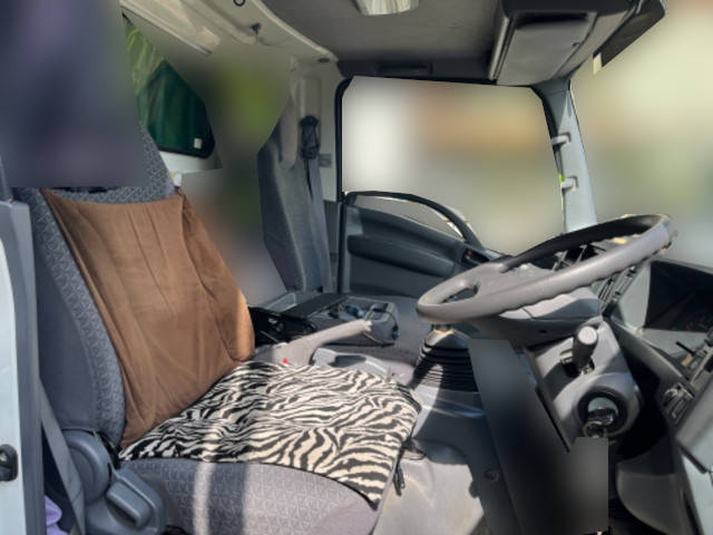 いすゞエルフ平ボディ小型（2t・3t）[写真19]