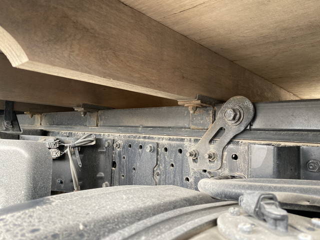 いすゞエルフ平ボディ小型（2t・3t）[写真18]