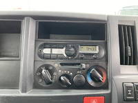 いすゞエルフ平ボディ小型（2t・3t）[写真32]