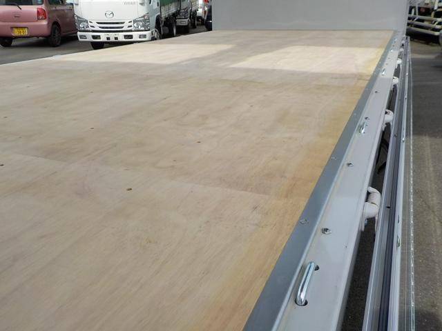 三菱ふそうキャンターアルミウイング小型（2t・3t）[写真17]