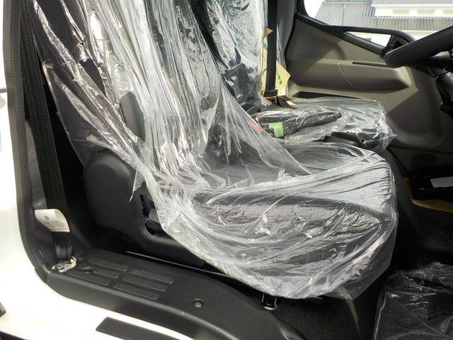 三菱ふそうキャンターアルミウイング小型（2t・3t）[写真28]