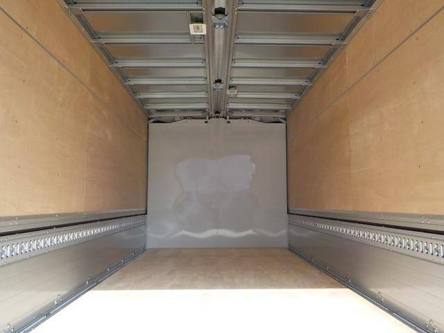 三菱ふそうキャンターアルミウイング小型（2t・3t）[写真09]