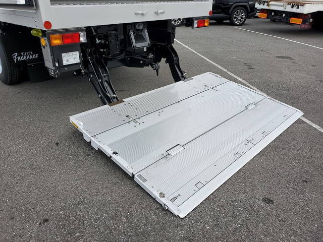 三菱ふそうキャンター冷凍車（冷蔵車）小型（2t・3t）[写真21]