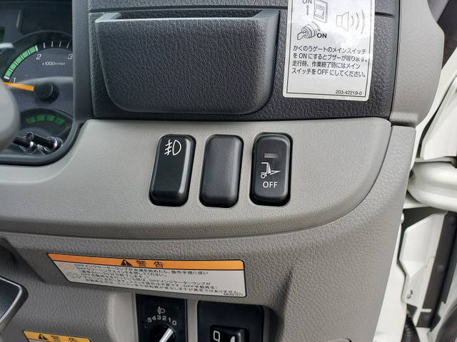 三菱ふそうキャンター冷凍車（冷蔵車）小型（2t・3t）[写真23]