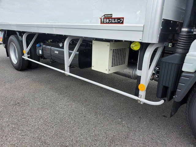 三菱ふそうキャンター冷凍車（冷蔵車）小型（2t・3t）[写真07]