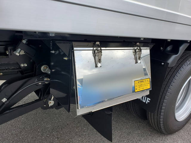 三菱ふそうキャンター冷凍車（冷蔵車）小型（2t・3t）[写真08]