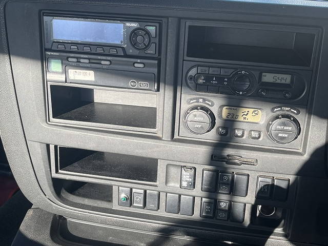 いすゞギガトレーラーヘッド（トラクターヘッド）大型（10t）[写真15]