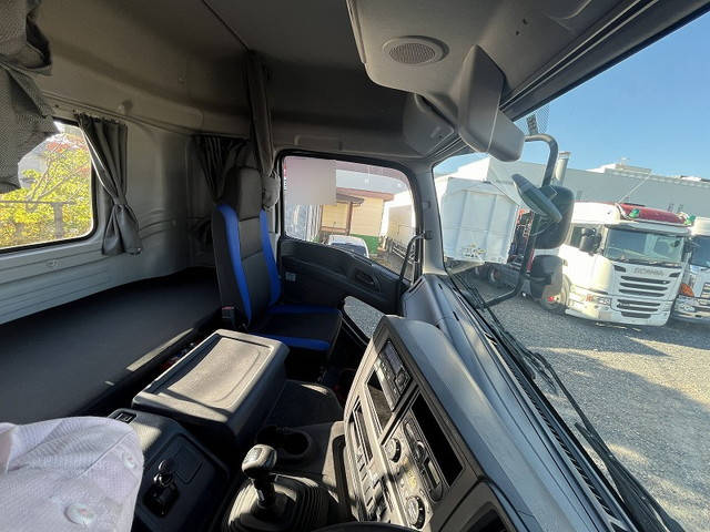 いすゞギガトレーラーヘッド（トラクターヘッド）大型（10t）[写真16]