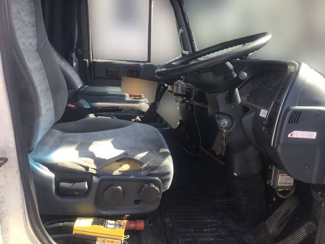 UDトラックスコンドルコンテナ専用車中型（4t）[写真21]