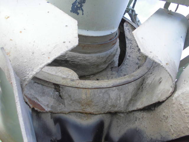 日野レンジャーミキサー車（コンクリートミキサー）増トン（6t・8t）[写真06]