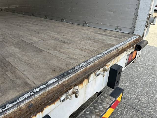 三菱ふそうファイターアルミウイング中型（4t）[写真12]