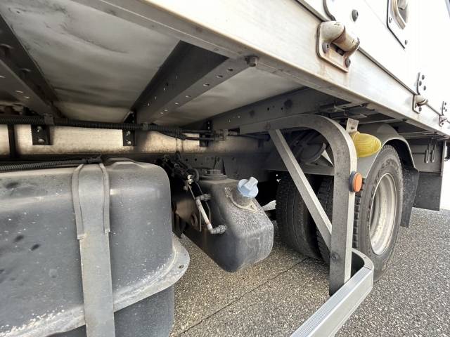 三菱ふそうファイターアルミウイング中型（4t）[写真31]