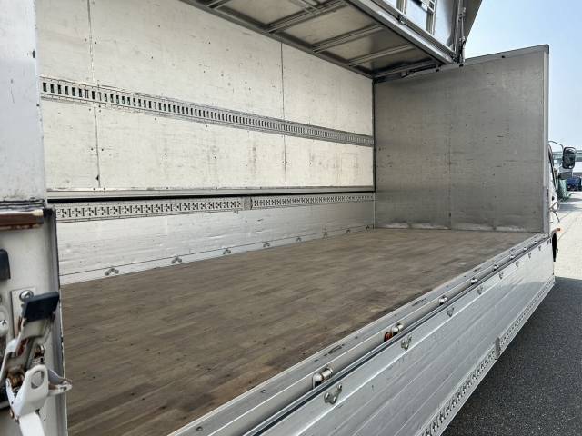 三菱ふそうファイターアルミウイング中型（4t）[写真09]