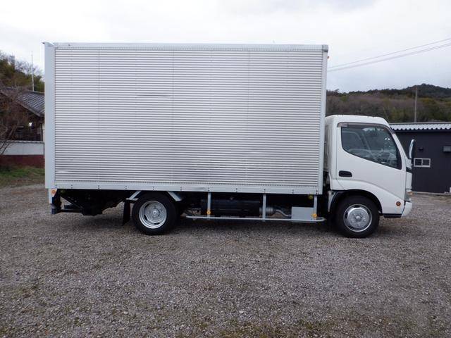 日野デュトロアルミバン小型（2t・3t）[写真05]
